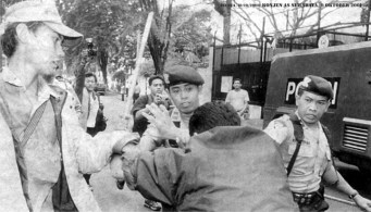 Aku Digebuk Polisi, Liputan SURYA (10/10/2001)